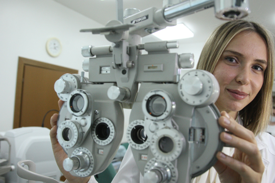 Причины возникновения и лечение косоглазия у детей