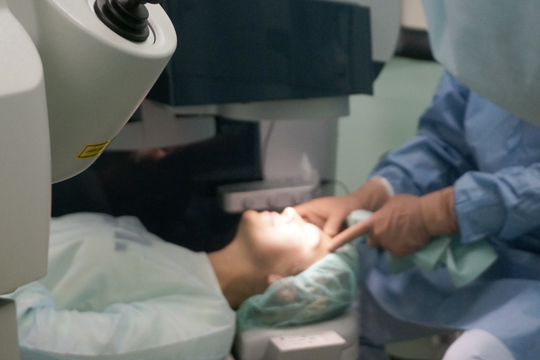 Операция ЛАСИК - отзывы и их влияние на принятие решения о коррекции зрения