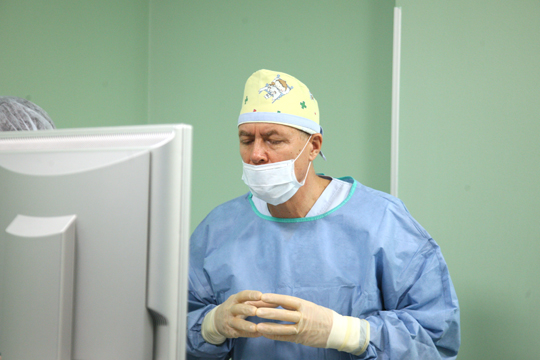 Коррекция дальнозоркости: методы лазерной коррекции зрения