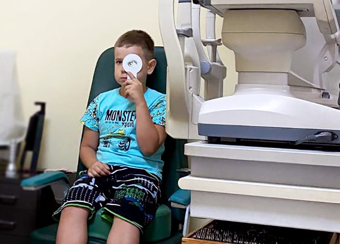 Очки назначаются при степени астигматизма от 1 диоптрии и выше.