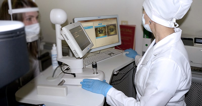 Пациенту с диабетом важно знать и помнить, что независимо есть или нет жалобы, надо регулярно контролировать состояние глаз