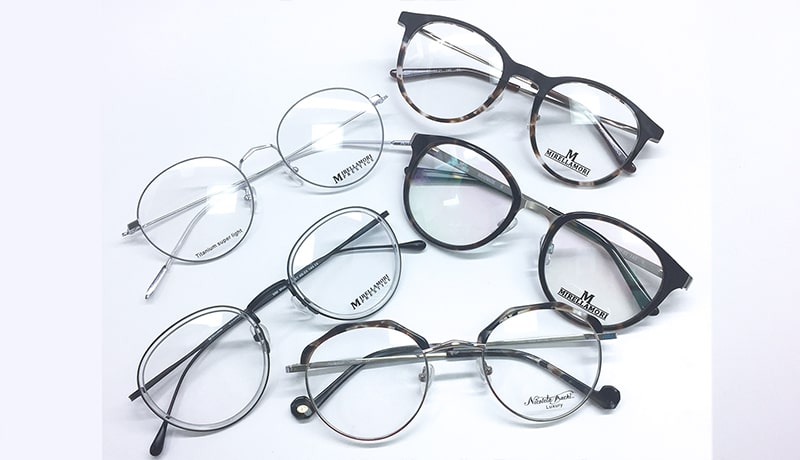 Даже при незначительных нарушениях зрения врачи рекомендуют использовать очки