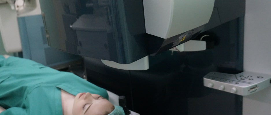 Лазерная коррекция зрения является наиболее безопасным и эффективным методом исправления астигматизма, близорукости и дальнозоркости. lazernaya_korrekciya_ceny.jpg