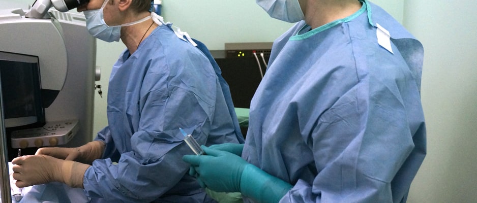 Отличный эффект имеет способ лазерной коррекции астигматизма с применением эксимерных лазеров. kak_vylechit_astigmatizm.jpg