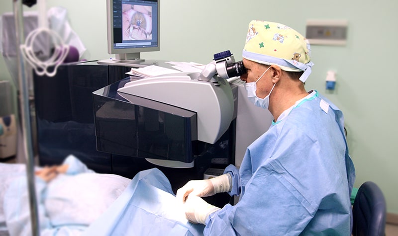 Методика коррекции зрения ЛАЗИК имеет в основе изменение формы роговицы глаза Методика коррекции зрения ЛАЗИК имеет в основе изменение формы роговицы глаза