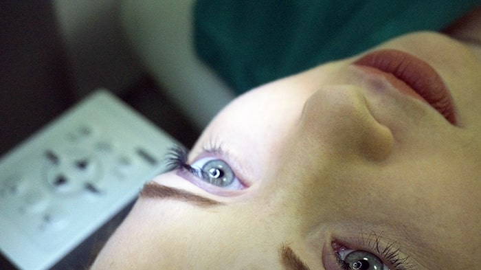 Лазерная коррекция – это влияние на роговицу глаза с помощью лазерного оборудования