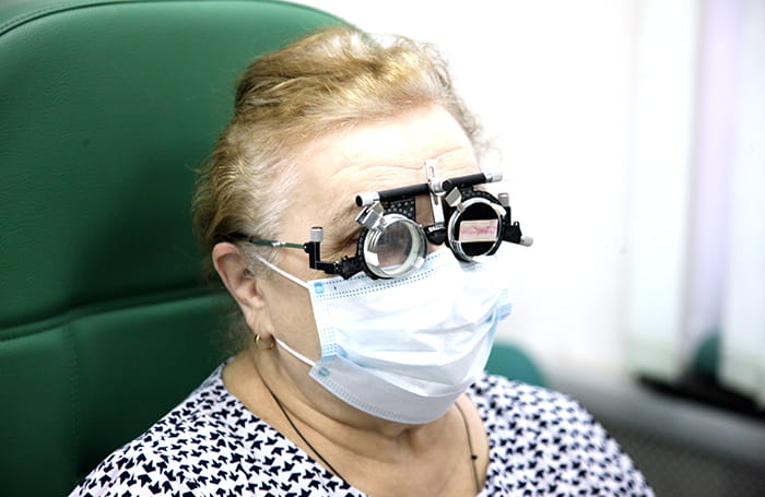 Очки являются самым простым и дешёвым методом для коррекции