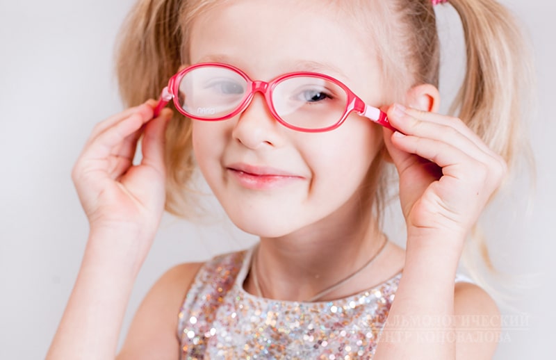 Правильный подбор очков ребенку — это не только медицинская процедура, но и важный шаг к обеспечению полноценного развития маленького человека.