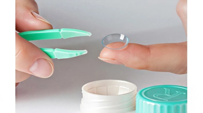 Контактные линзы удобнее и лучше очков.