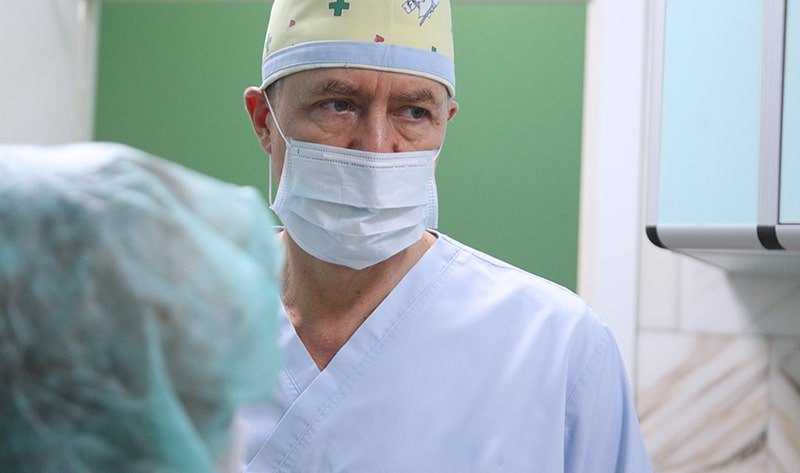 Гемофтальм представляет собой серьезную проблему для офтальмологии, имеющую множество причин, симптомов и потенциальных последствий.