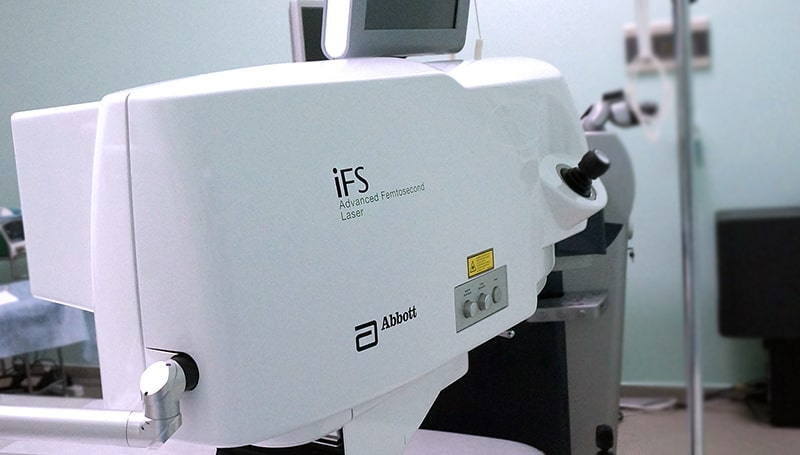 Wave Light FS 200 — один из самых современных лазеров для коррекции зрения.