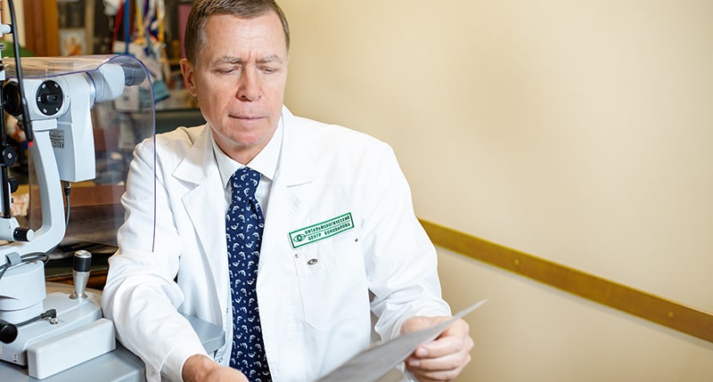 Опытный специалист поможет подобрать линзы, которые не вызовут аллергических реакций и обеспечат четкое зрение.