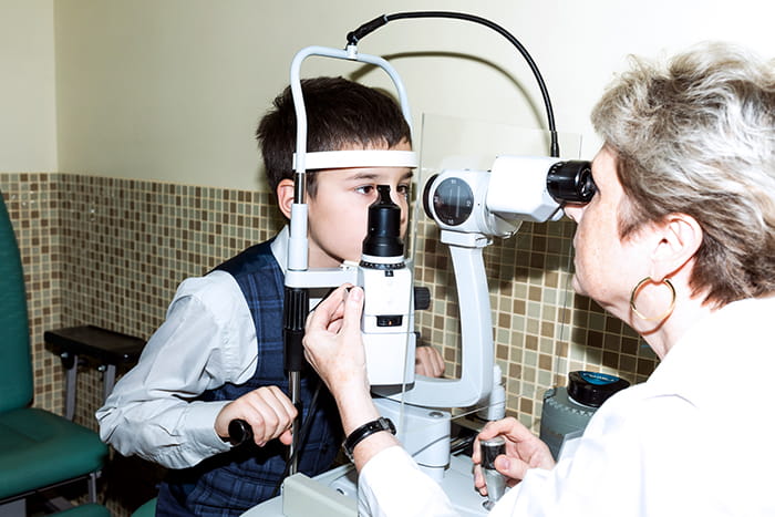 наш специалист по лечению глаз у детей