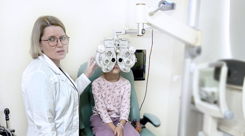 Подбор контактных линз детям