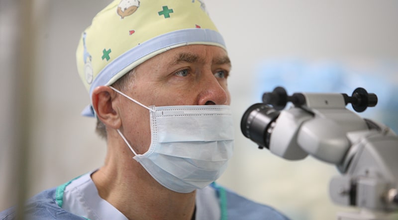 Полное восстановление зрительных функций после удаления катаракты обычно происходит в течение 4-6 недель.