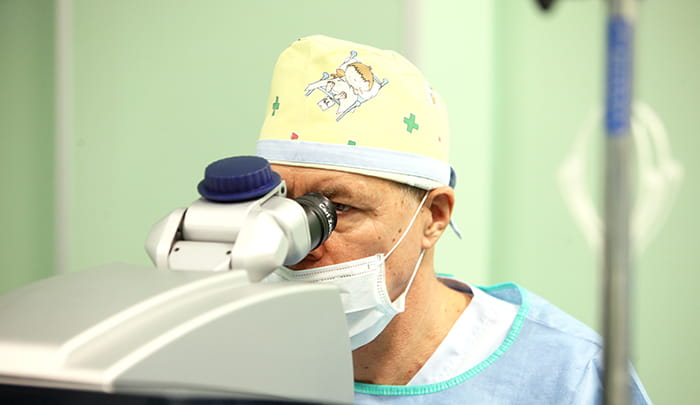 риски осложнений после ЛАСИК достаточно невелики, тем более, что данная технология непрерывно совершенствуется. 